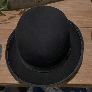 Black bowler size medium 100% wool.